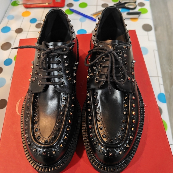 VALENTINO GARAVANI Gentleglam Studded Leather Derby Shoes - Picture 5 of 8